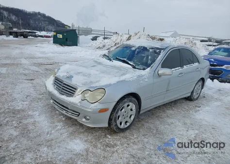 2006 Mercedes-Benz C 280 Luxury 4Matic z USA, uszkodzony, nr VIN WDBRF92H86F792027